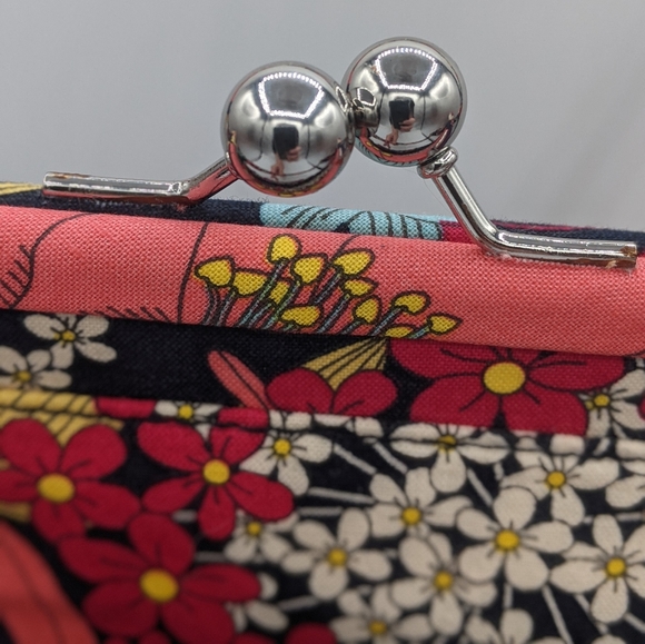 Vera Bradley Happy Snails Kiss Closure Shoulder Bag Purse, EUC RETIRED - Picture 9 of 10